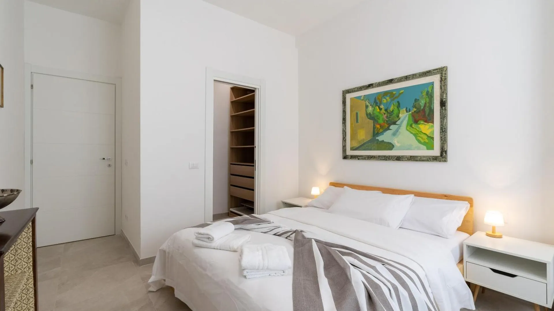 Central Luxury Apartment - Colosseo 10 Min Rome