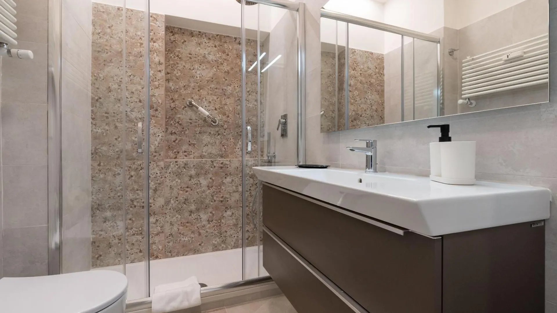 Central Luxury Apartment - Colosseo 10 Min Rome