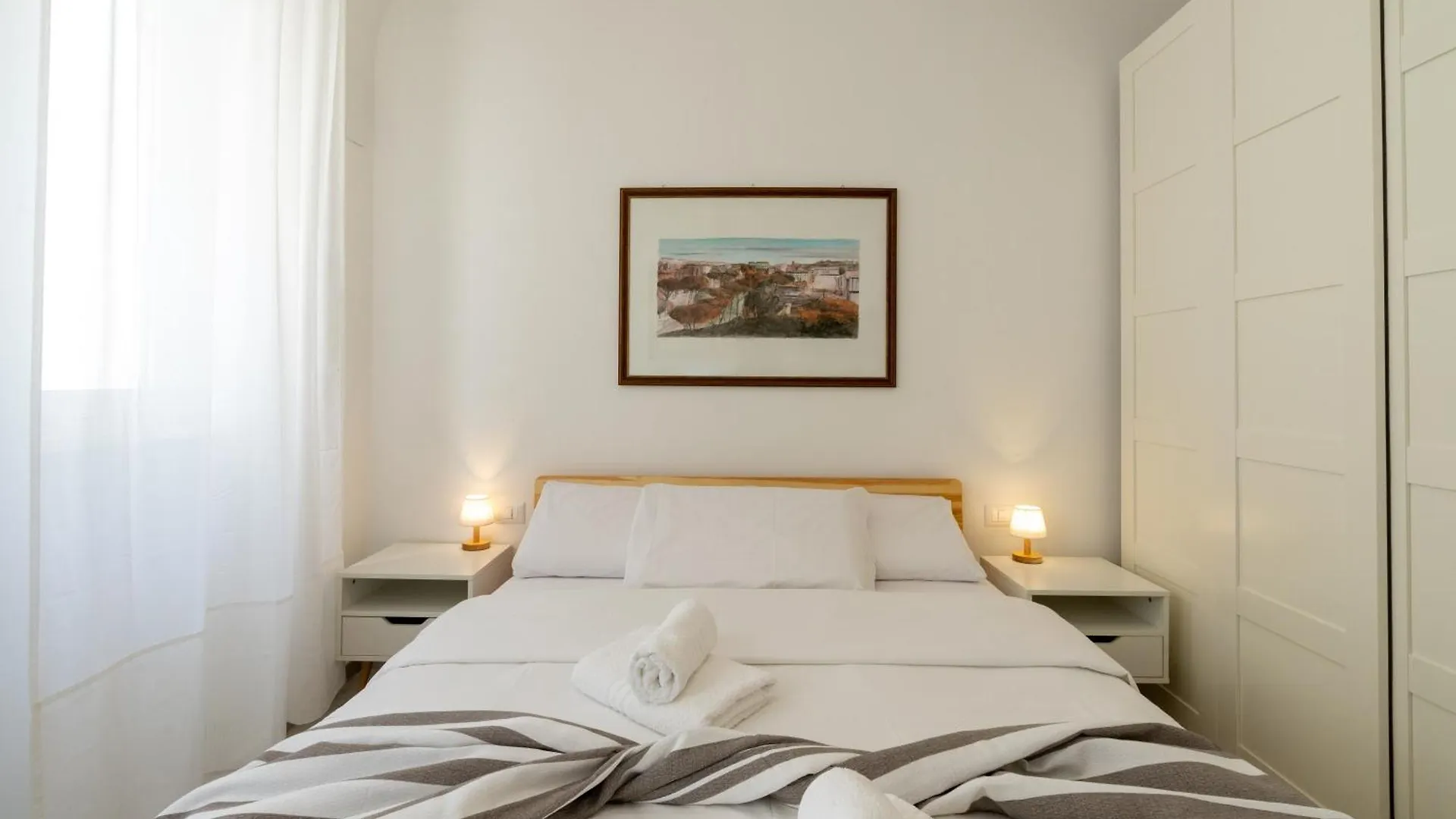 Central Luxury Apartment - Colosseo 10 Min Rome Italy
