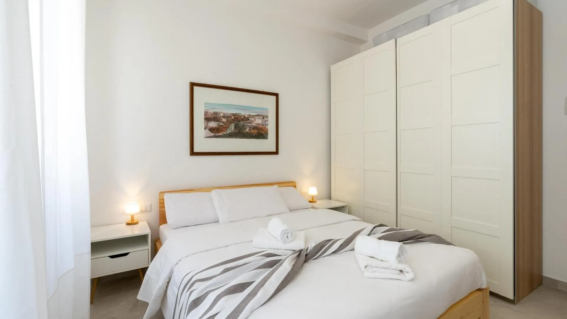 Central Luxury Apartment - Colosseo 10 Min Rome Italy