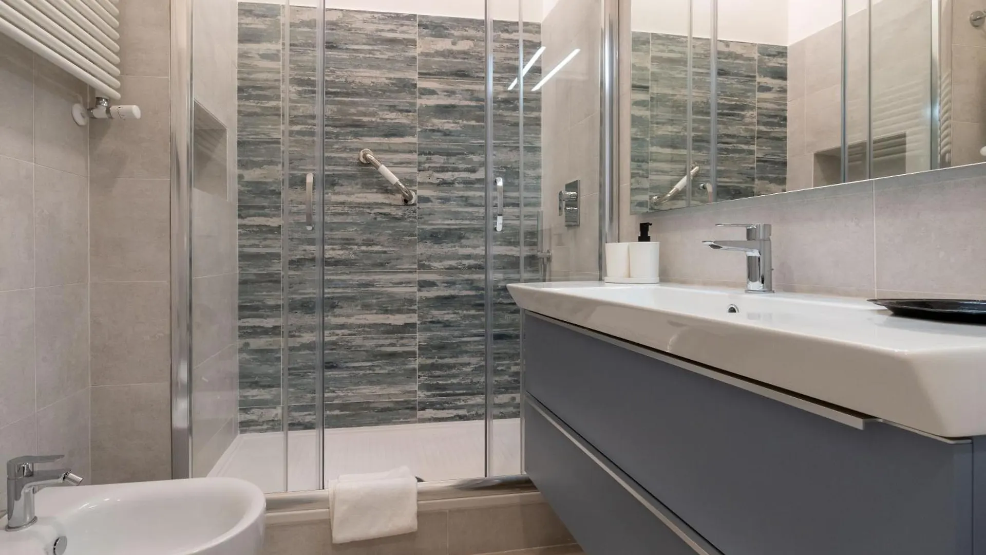 Central Luxury Apartment - Colosseo 10 Min Rome